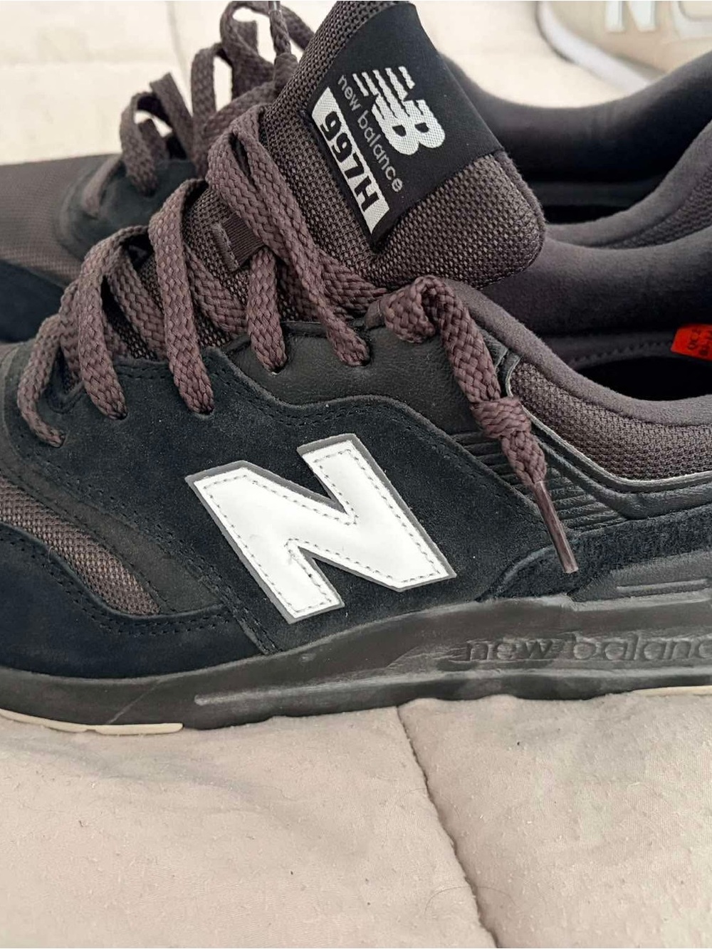 New Balance Men’s Black Sneakers with White N Logo